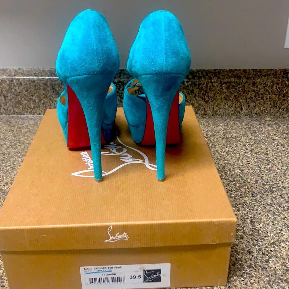 Authentic Louboutin heels color Turquoise.